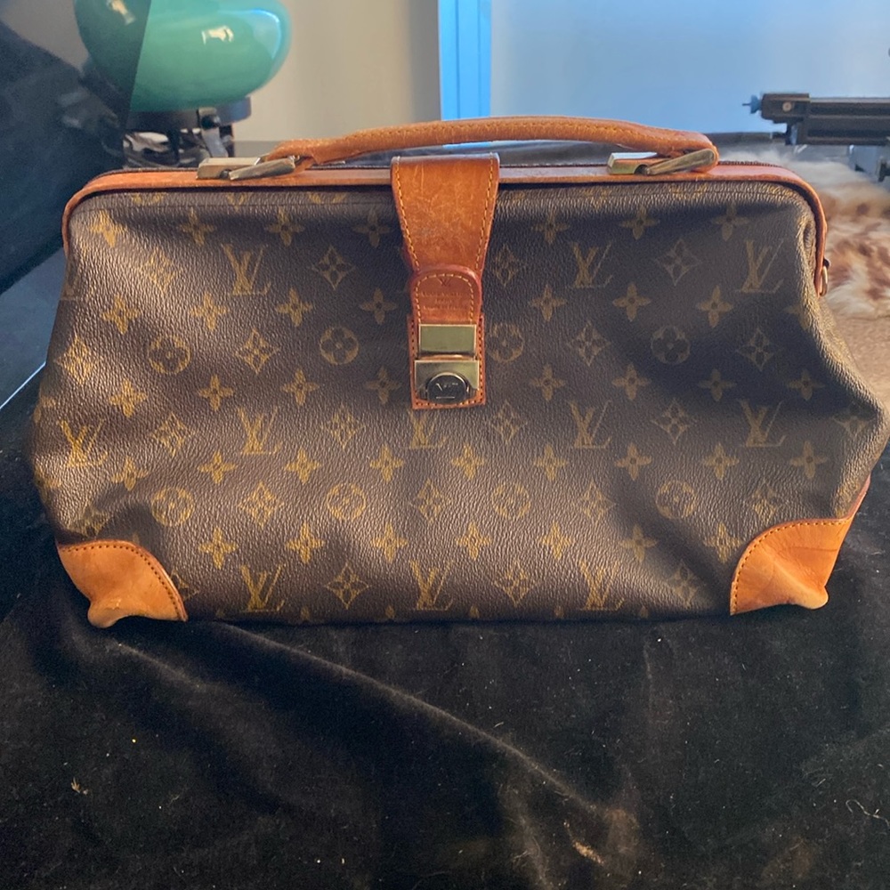LV doctor’s bag 🌟🎶